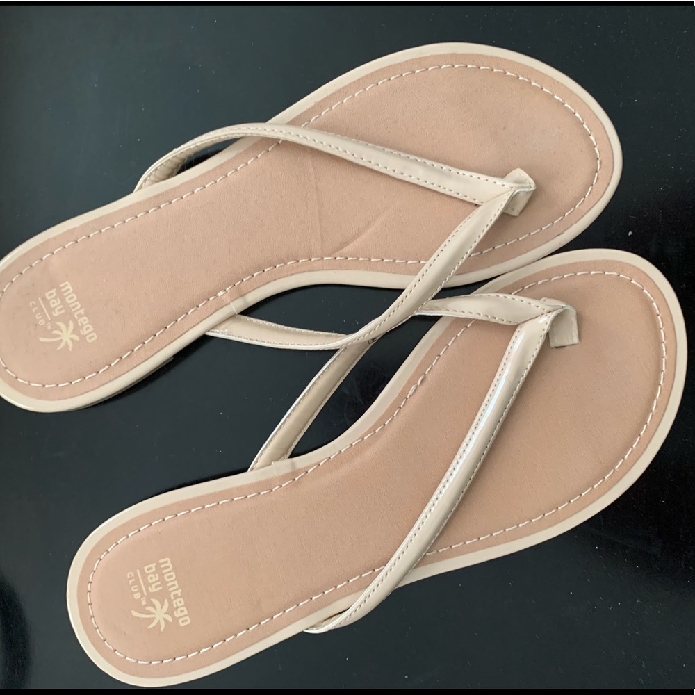Tan Thing sandals